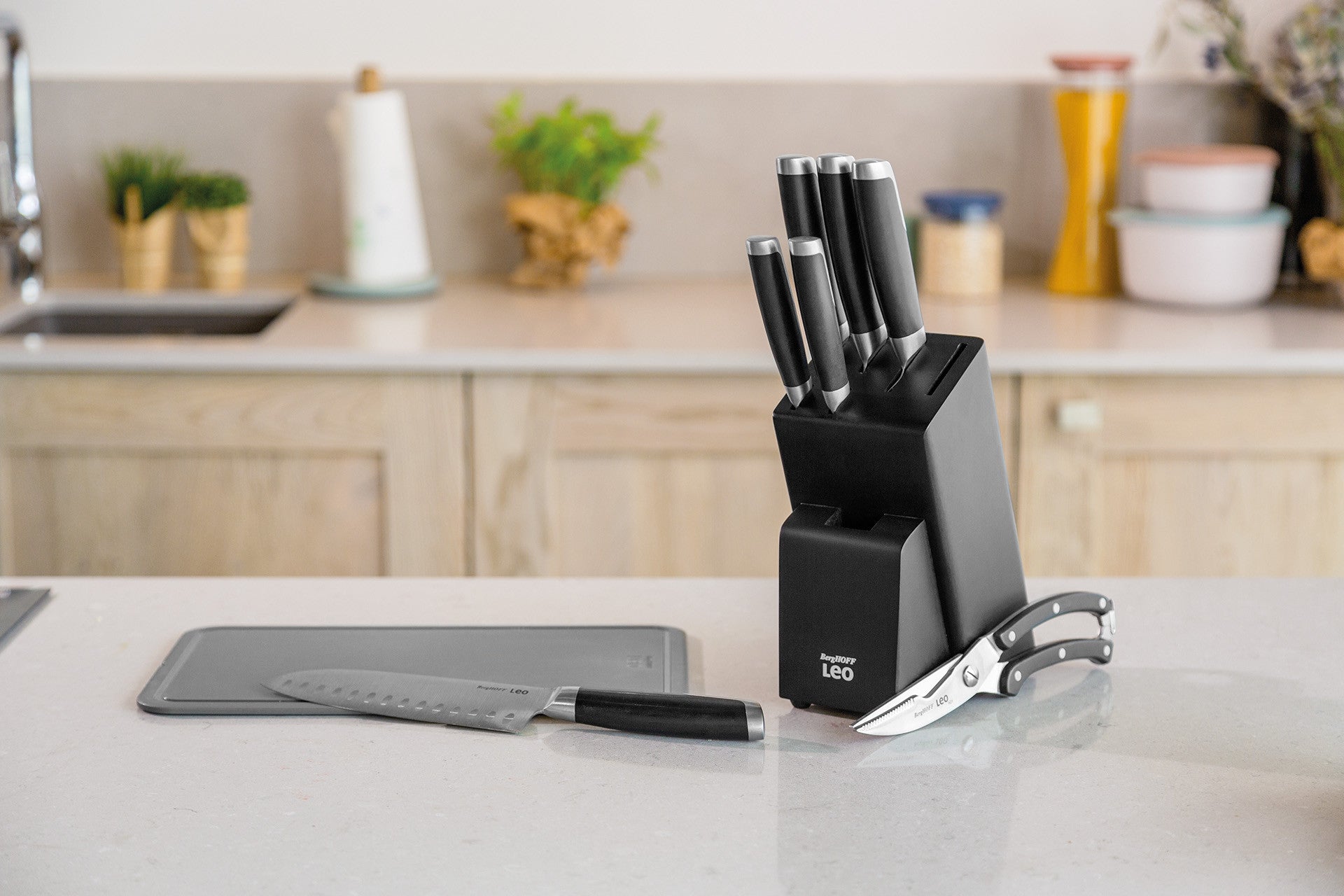BergHOFF 6-Piece Knife Block Set - Graphite Series with Stainless Steel Knives and Poultry Shears Storage