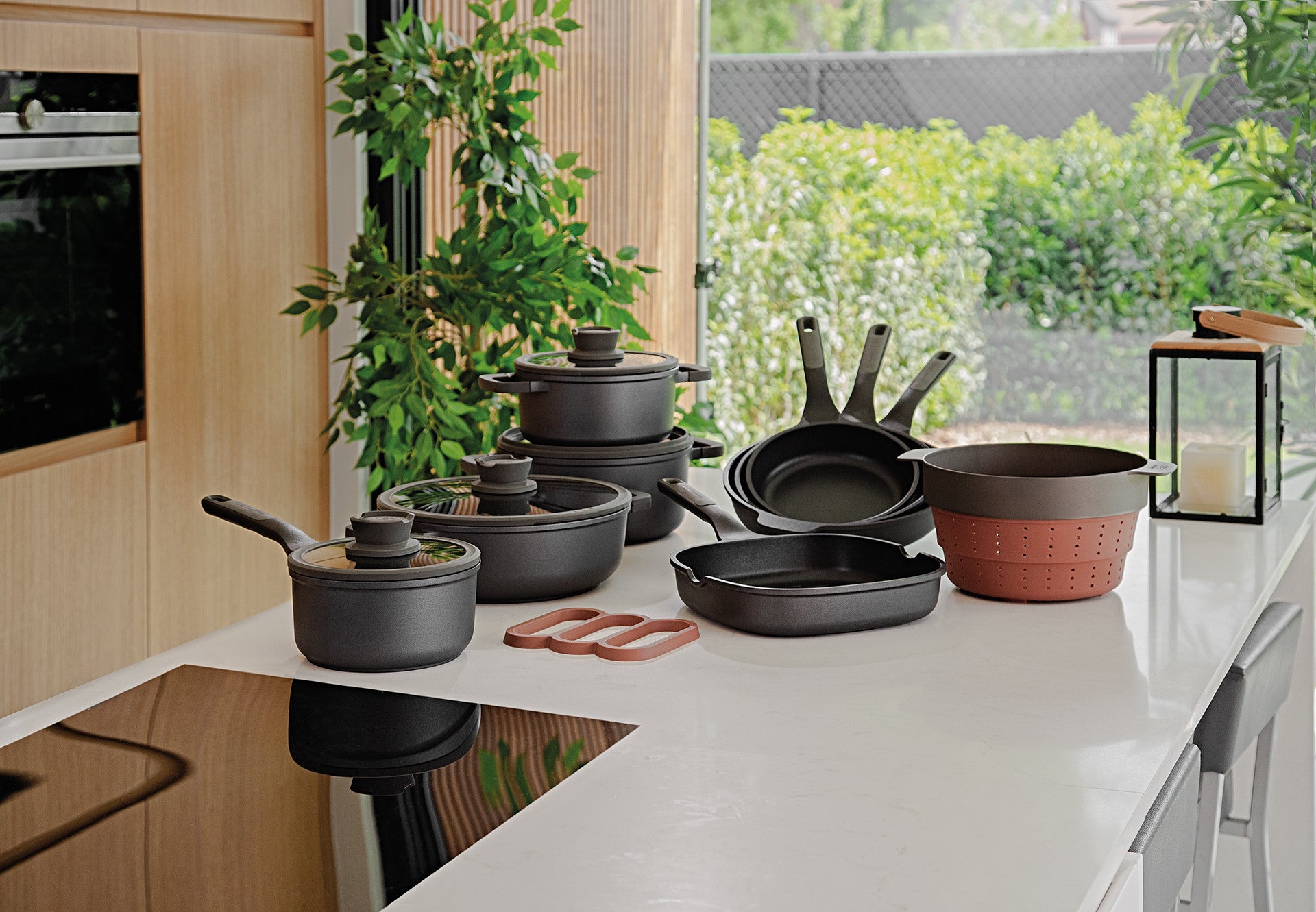 BergHOFF 20cm Covered Casserole – Stone+ Series with Straining Lid and Removable Silicone Grips